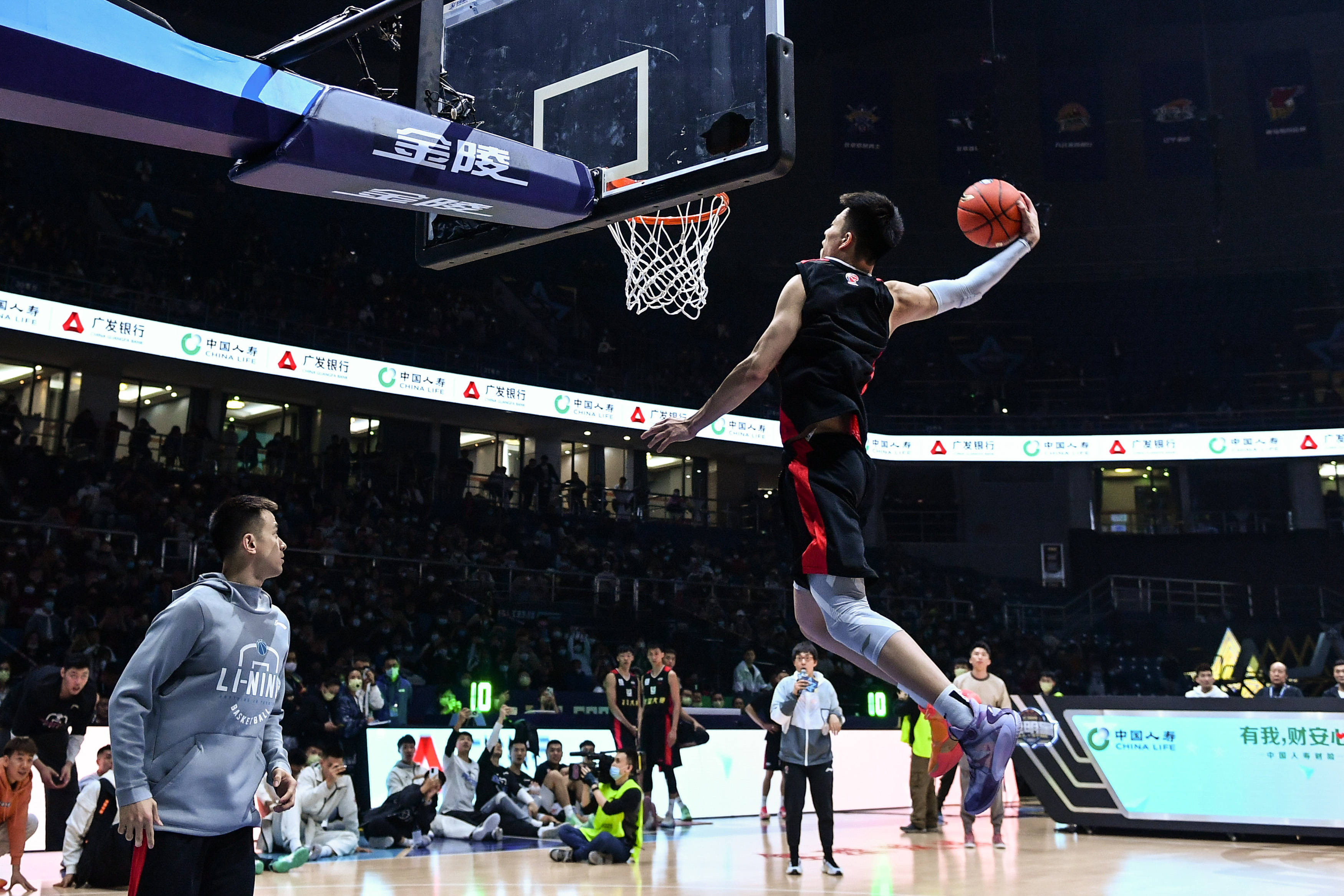 防守端善于 防守端善于